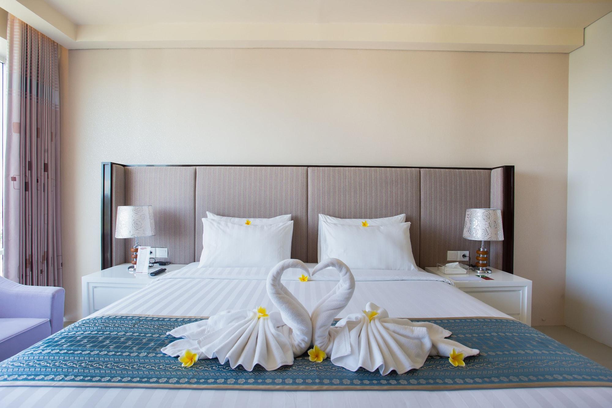 Golden Palace Hotel Lombok Матарам Экстерьер фото