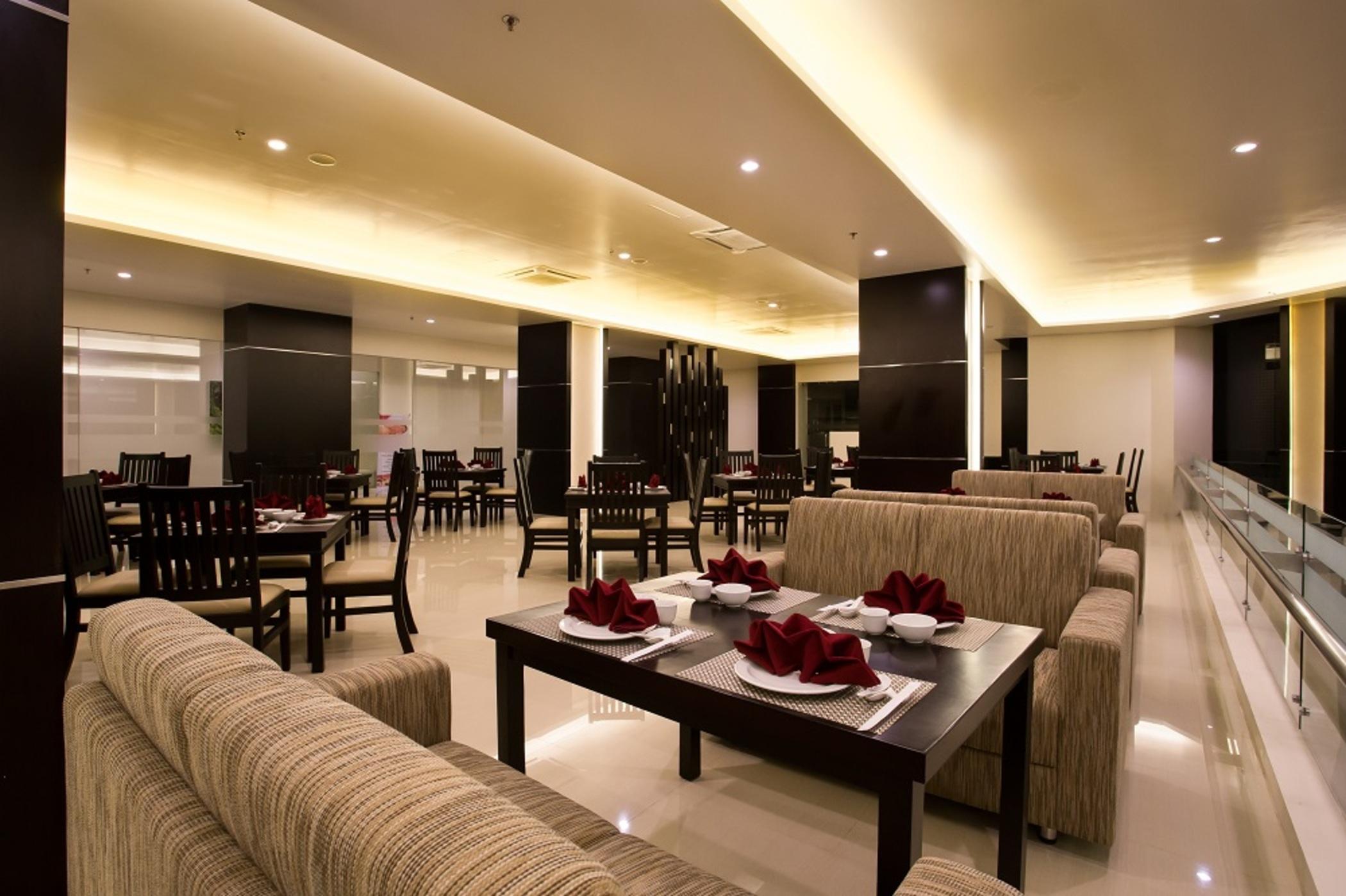 Golden Palace Hotel Lombok Матарам Экстерьер фото
