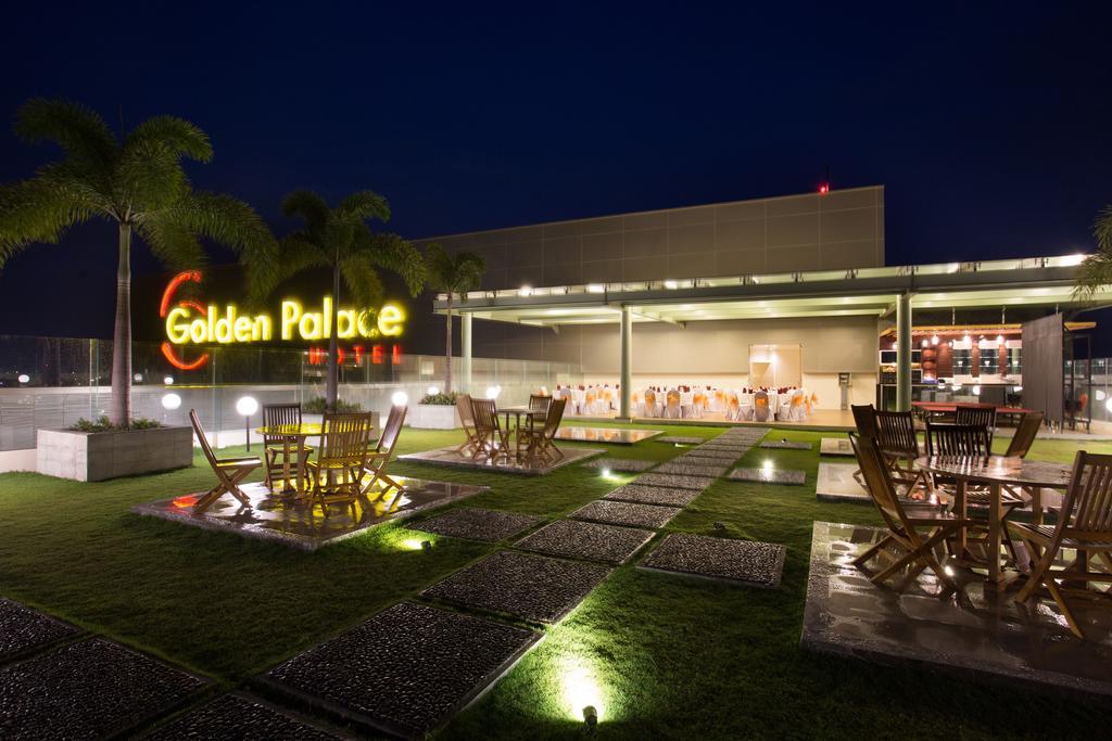 Golden Palace Hotel Lombok Матарам Экстерьер фото
