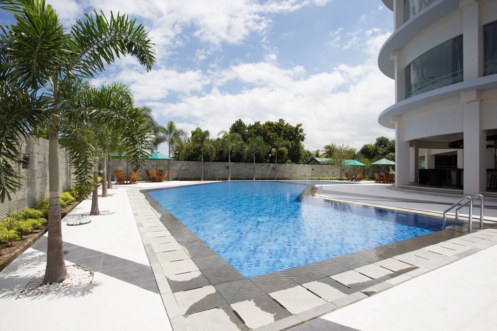 Golden Palace Hotel Lombok Матарам Экстерьер фото